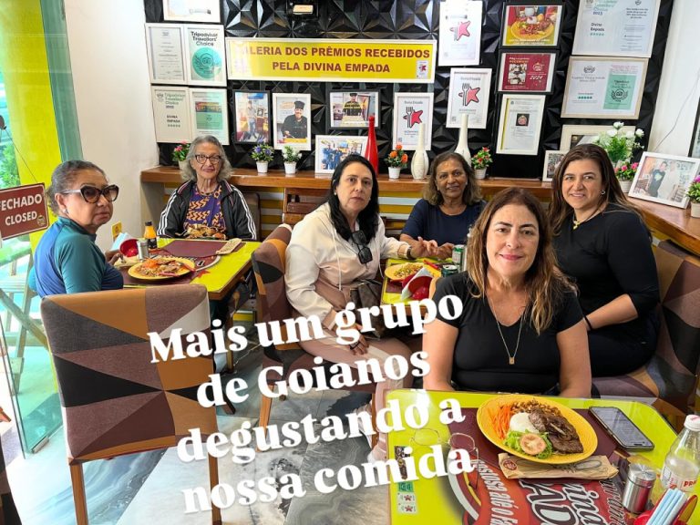 Instagram post from divinaempadailheus. This post is in position 4.