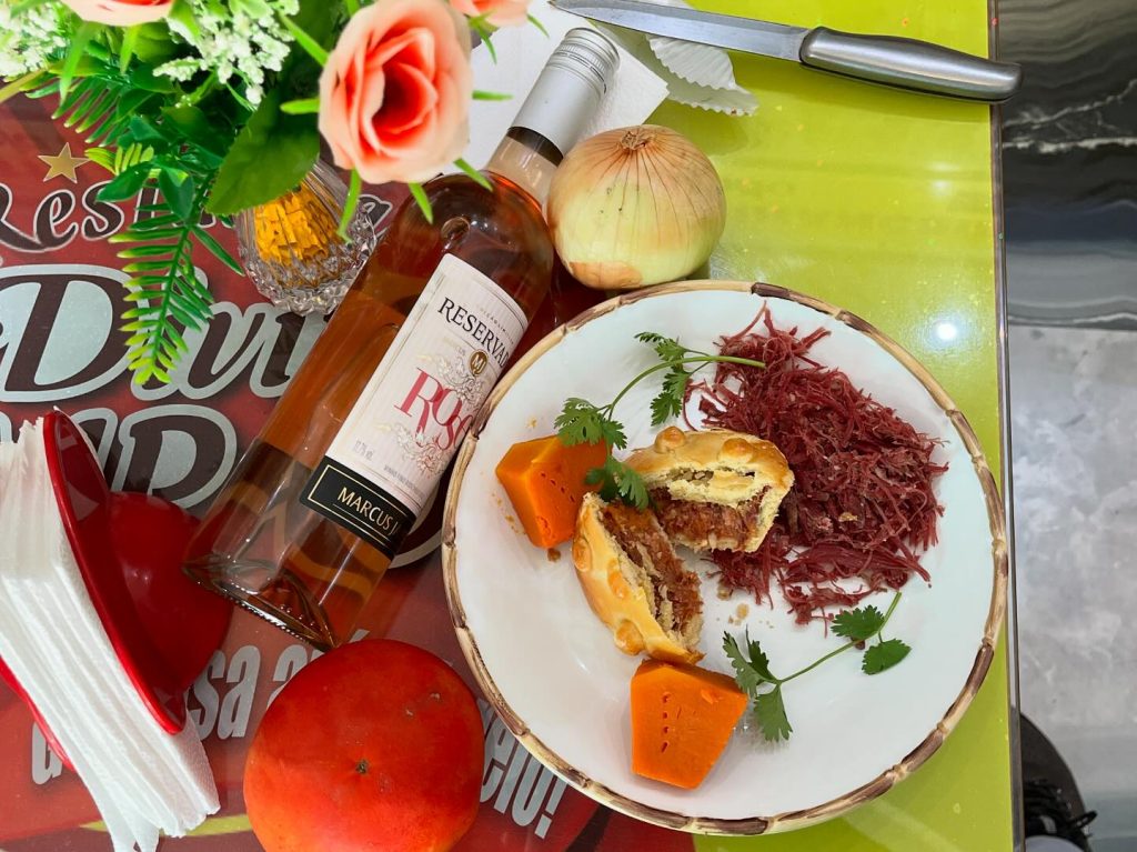 Instagram post from divinaempadailheus. This post is in position 0.