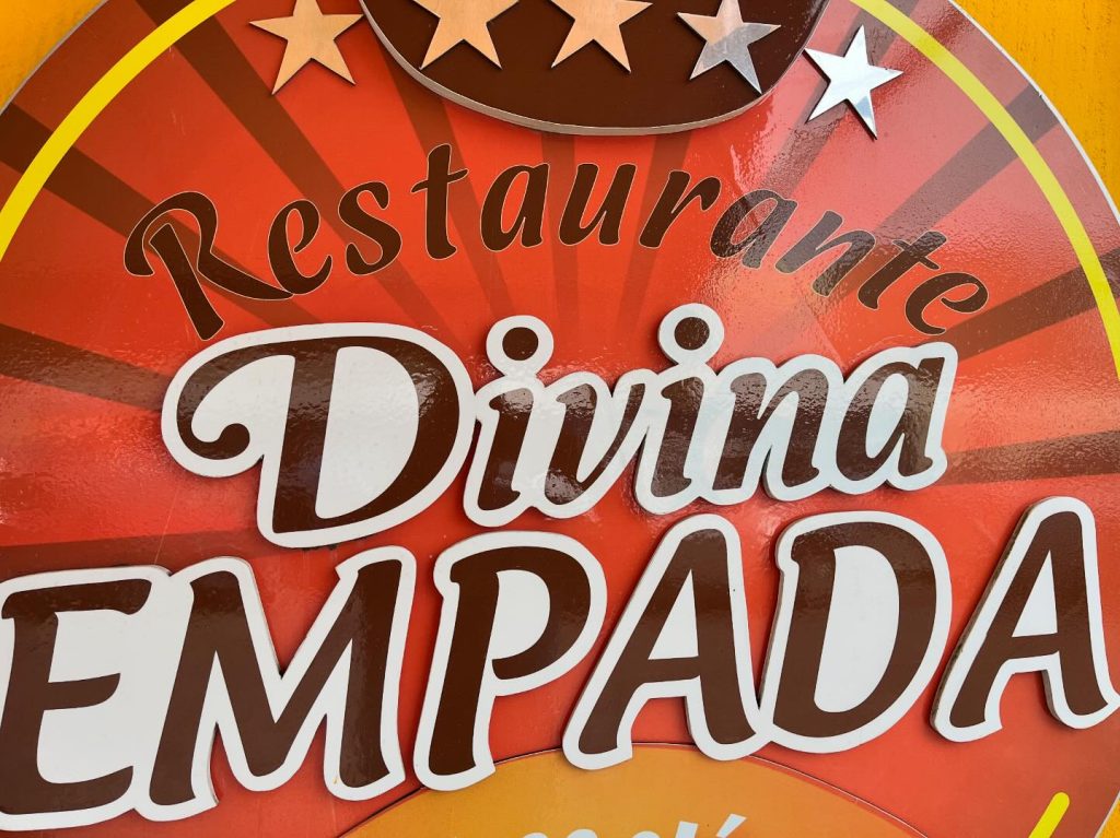 Instagram post from divinaempadailheus. This post is in position 12.