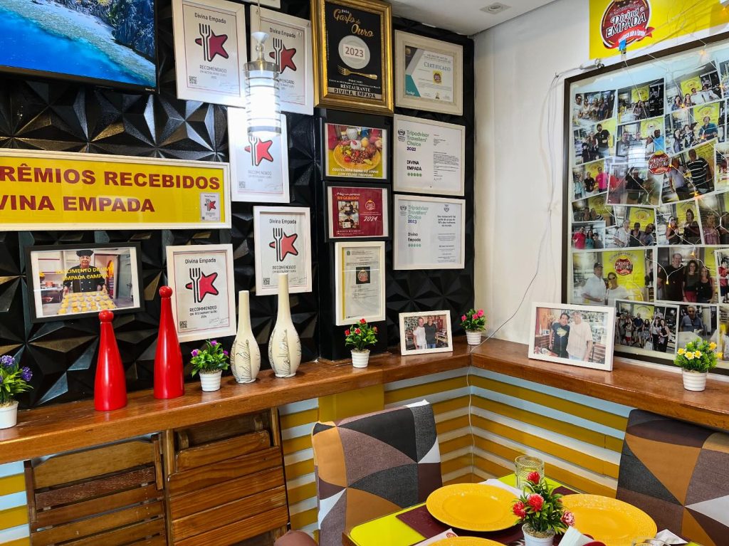 Instagram post from divinaempadailheus. This post is in position 7.