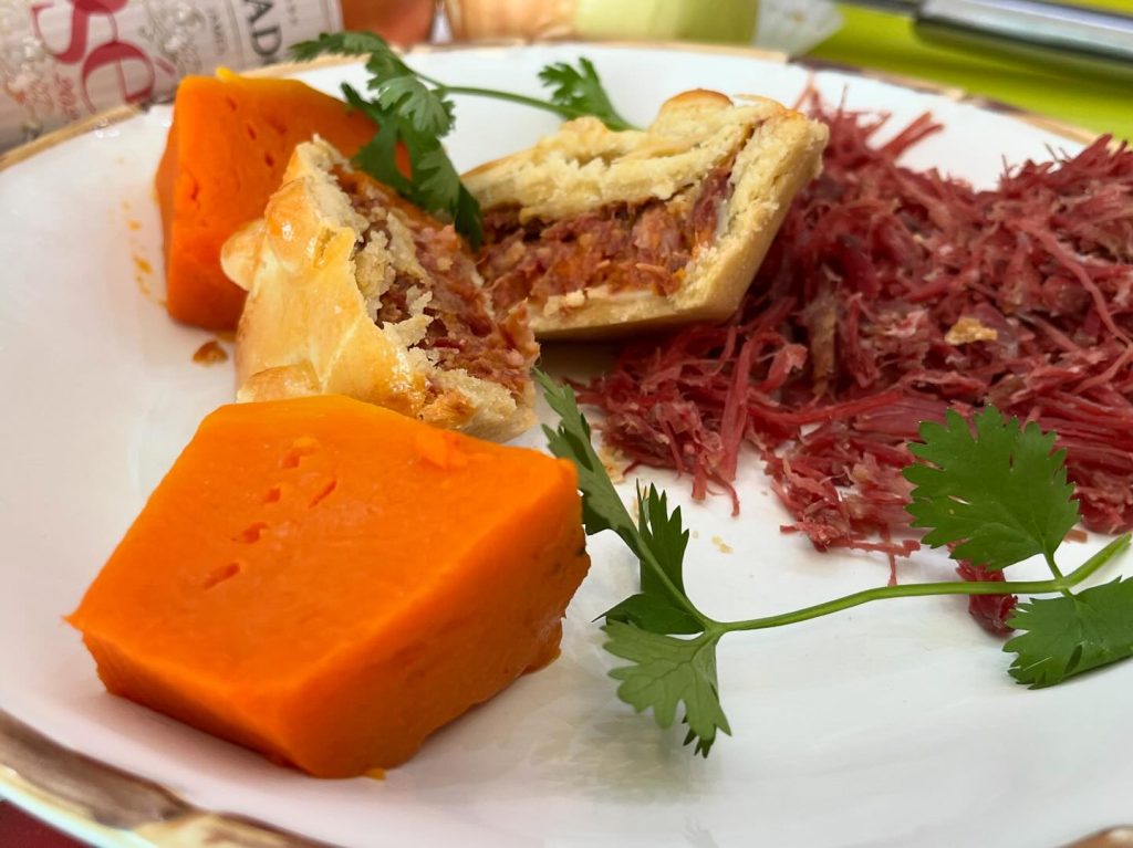 Instagram post from divinaempadailheus. This post is in position 1.